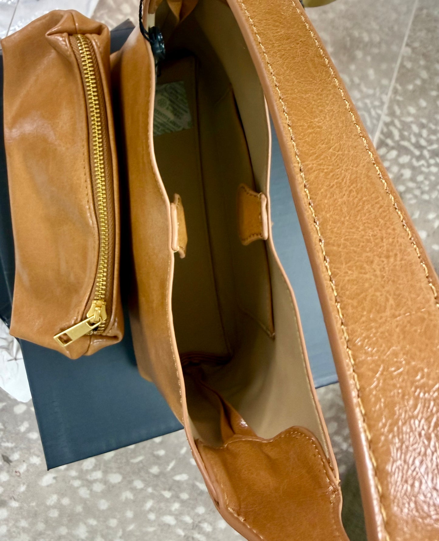 AMBER LEATHER HOBO BAG