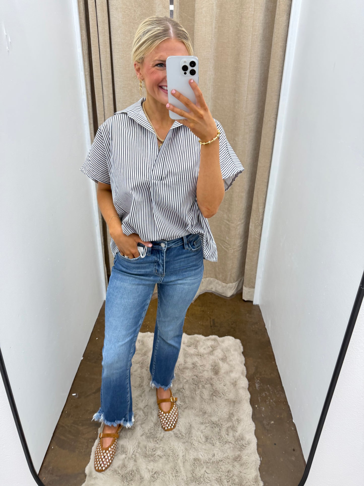 Stripe Signature Vneck Collar Top