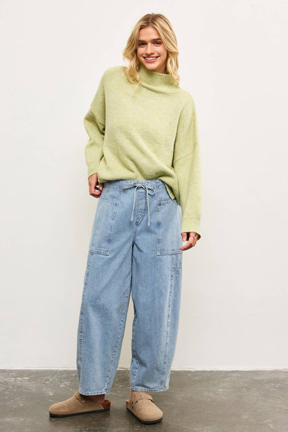 TIED FRONT SIDE SEAM DETAIL BANDED BACK DENIM BALLOON PANTS: LT.DENIM