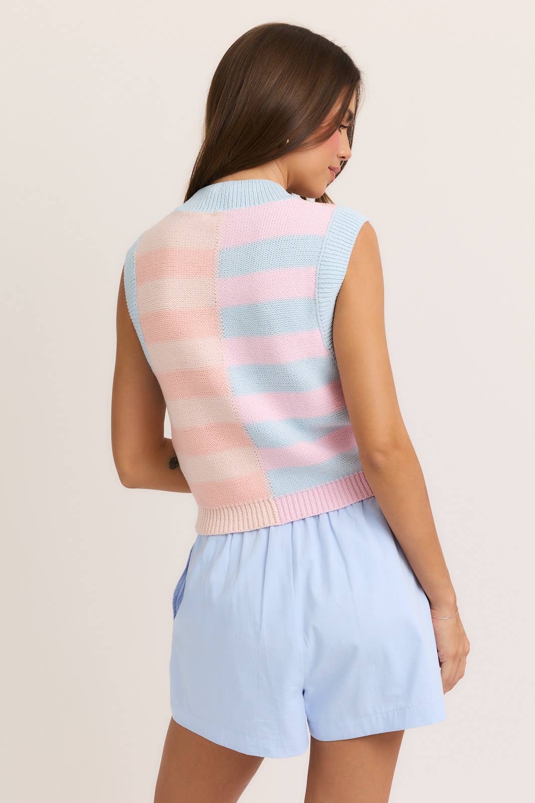 SLEEVELESS MOCK NECK COLOR BLOCK SWEATER