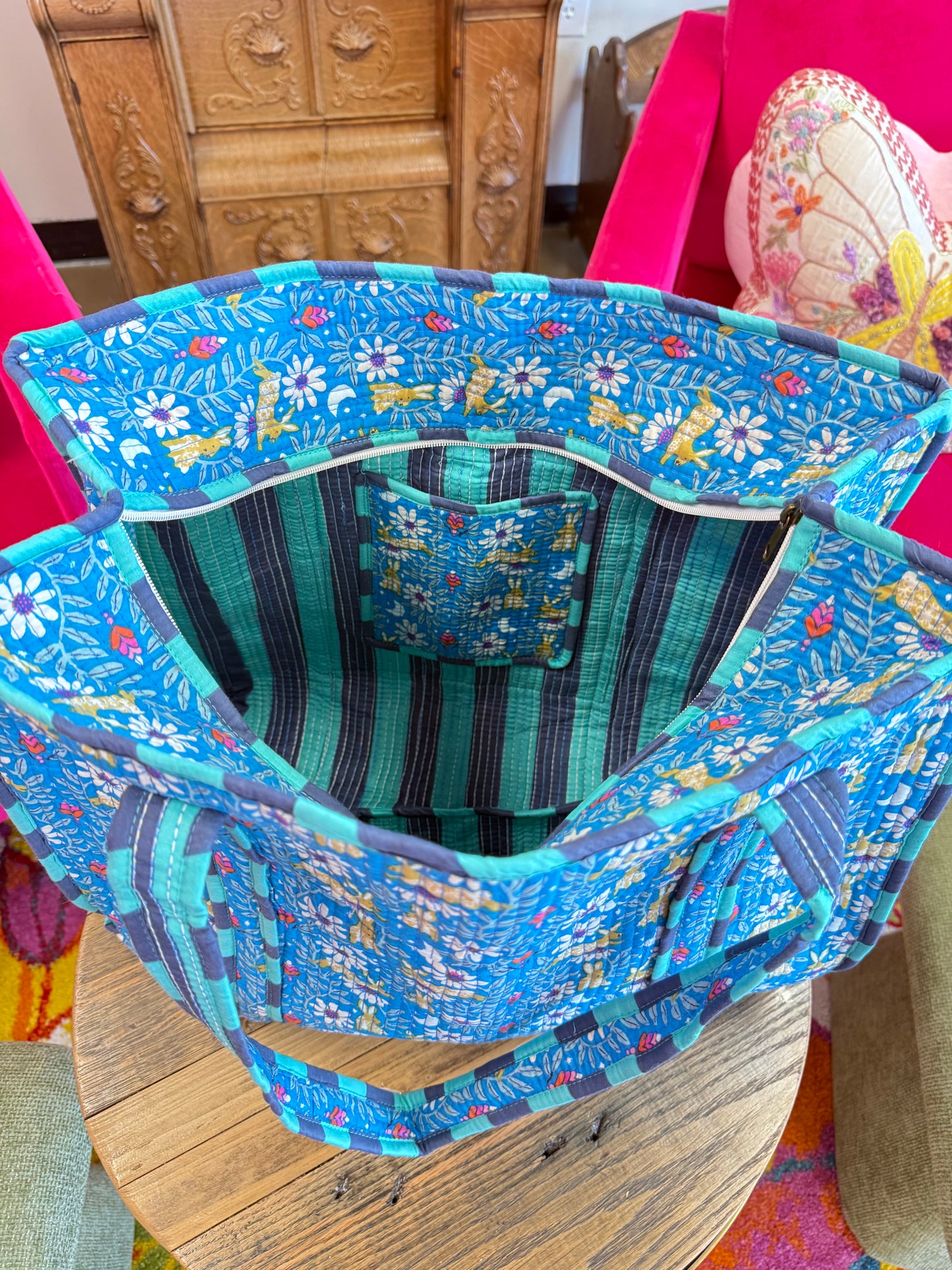 Large Quilted Tote Bag - Blue Contrast Flowers