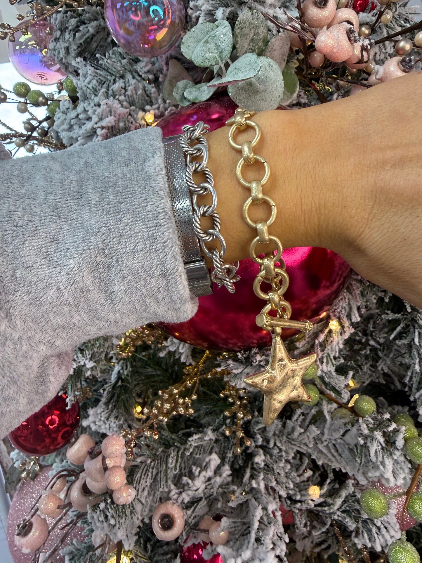 Bold Star Charm Toggle Bracelet